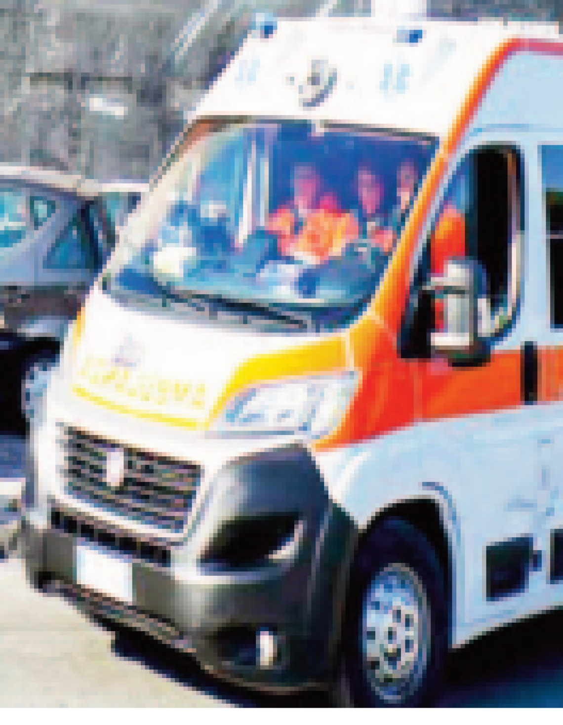Non gli piace l’ospedale, sequestra l’ambulanza