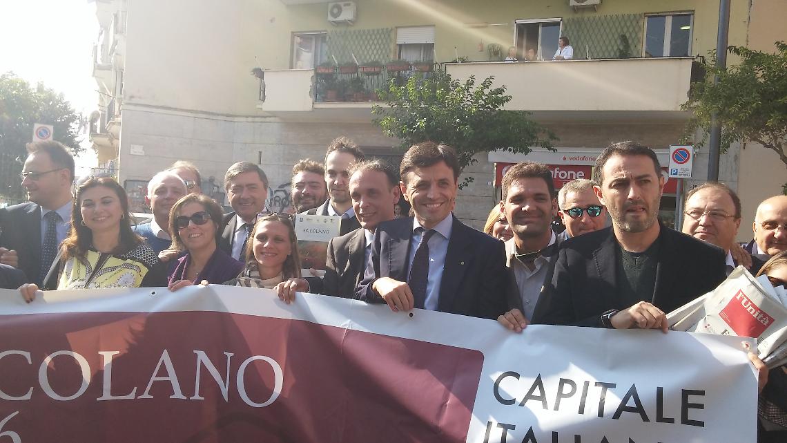 Capitale della Cultura, sono ore decisive per Ercolano: autobus col sindaco partito tra gli applausi