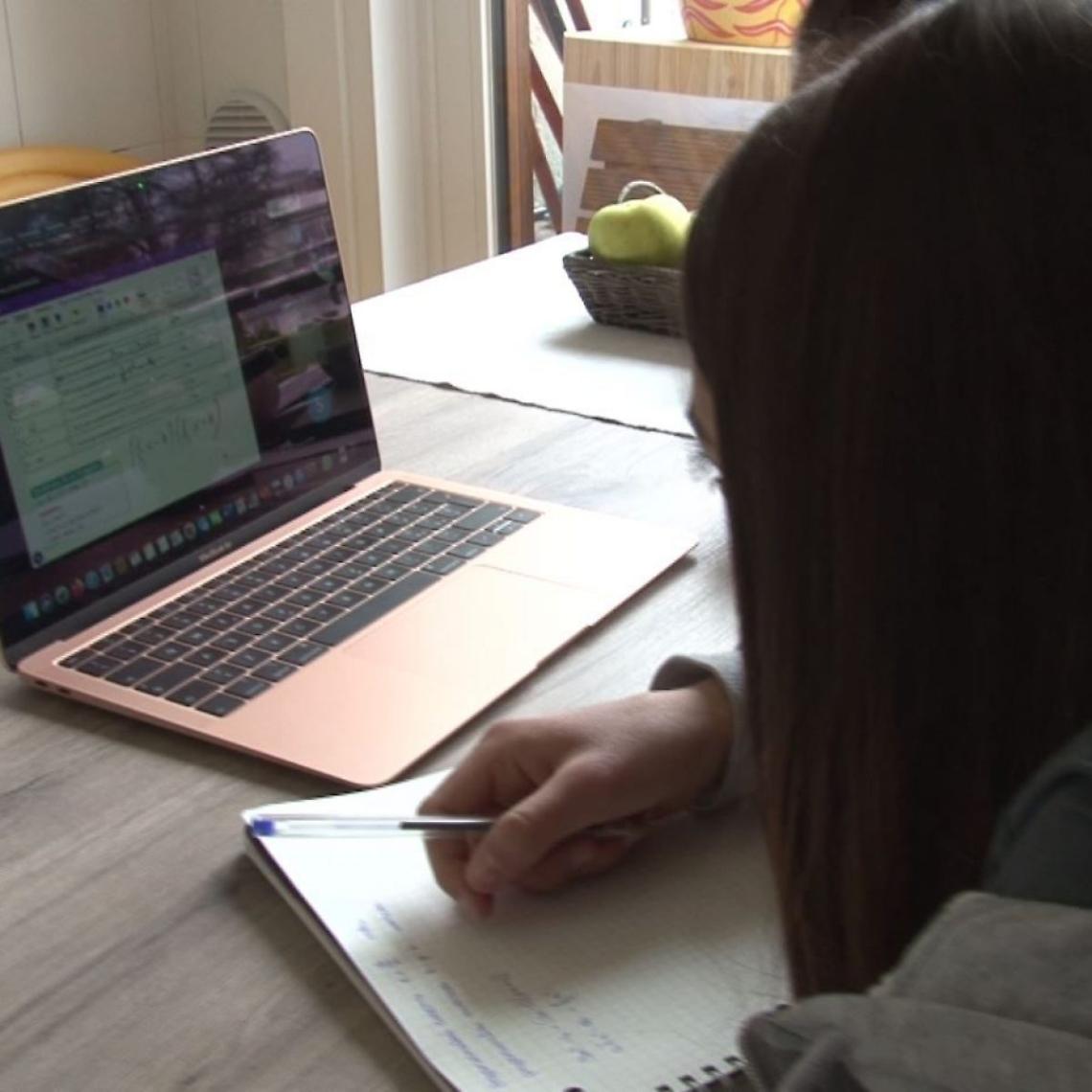 Ercolano: entrano nella scuola e rubano 22 computer ai bambini