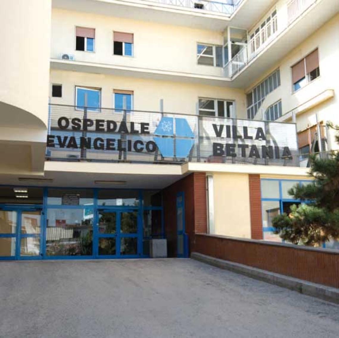 Infermiere malmenato da paziente ubriaco e dal figlio