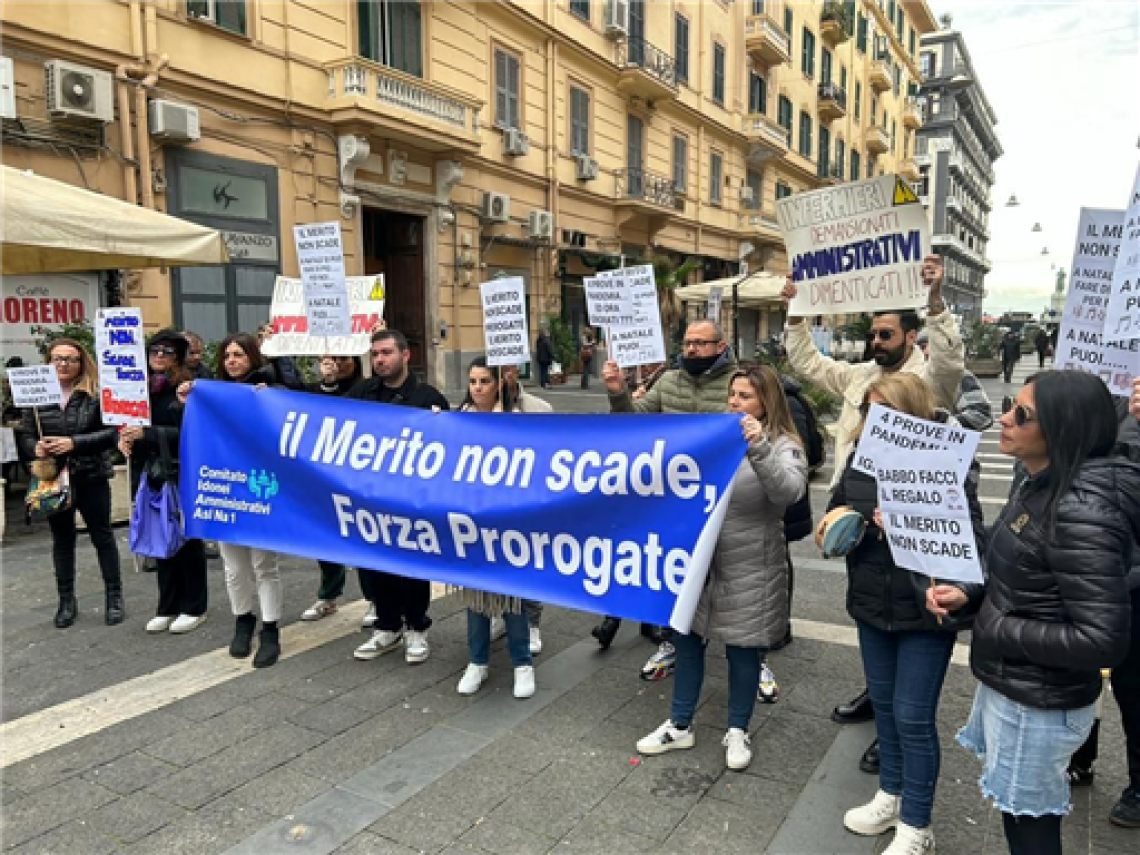 Comitato idonei Asl Napoli 1, protesta davanti alla Regione