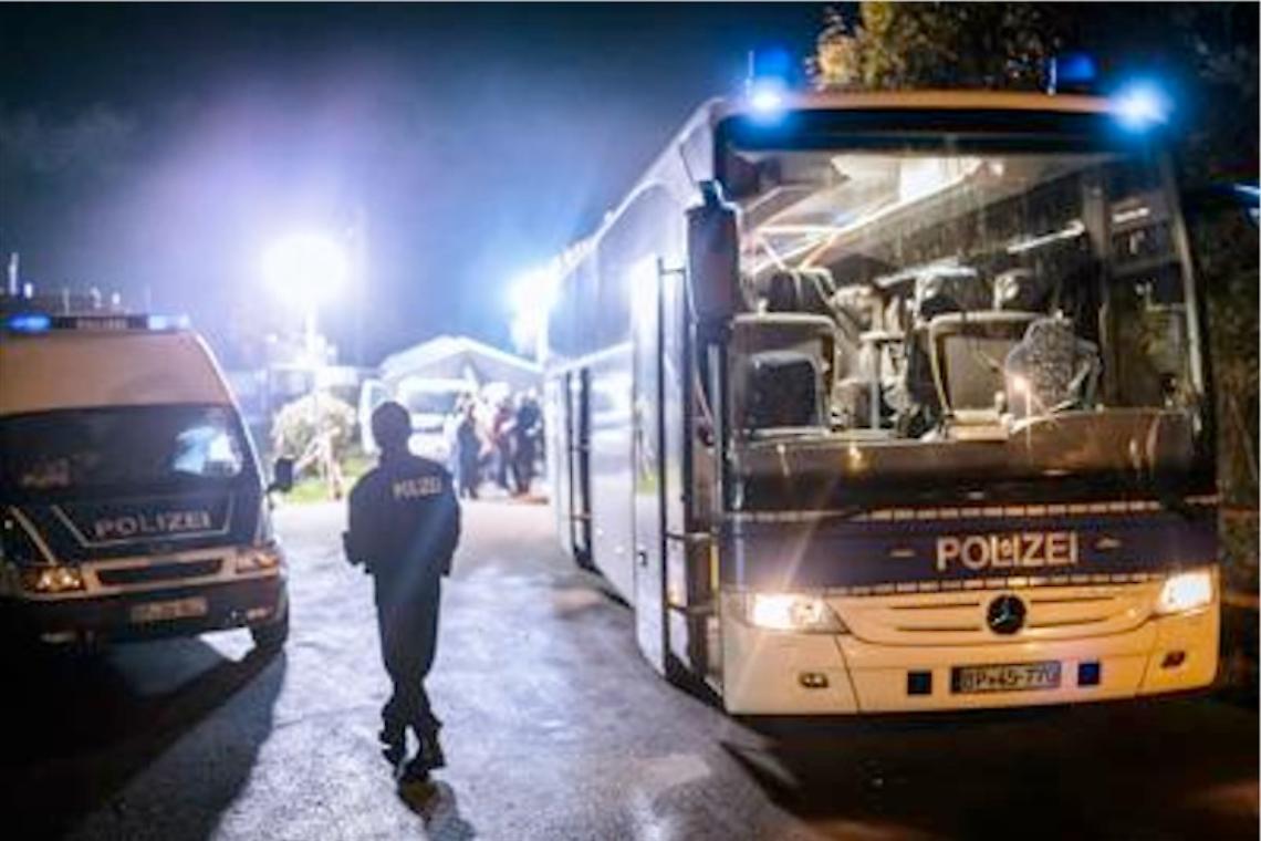 Terrorismo, allerta in Austria e Germania: «Attentatori in arrivo in Europa»