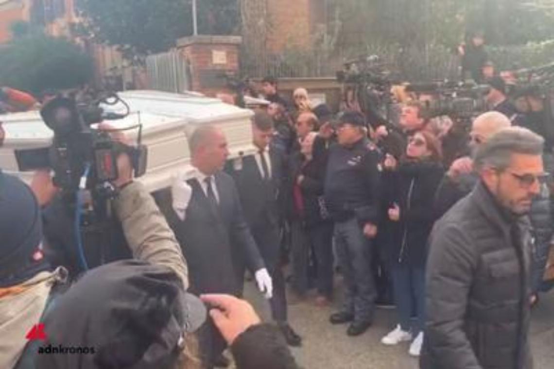Ragazze investite, l'ultimo saluto a Gaia e Camilla