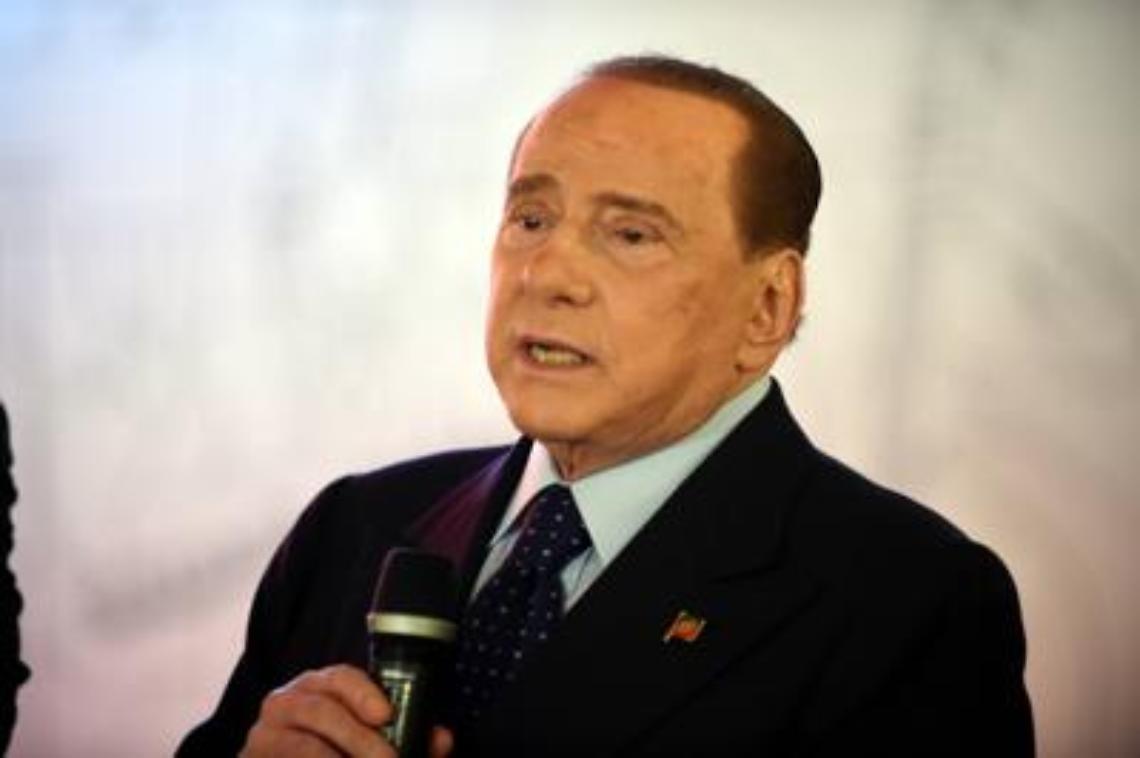 C'è aria di voto, Berlusconi rinviato a giudizio