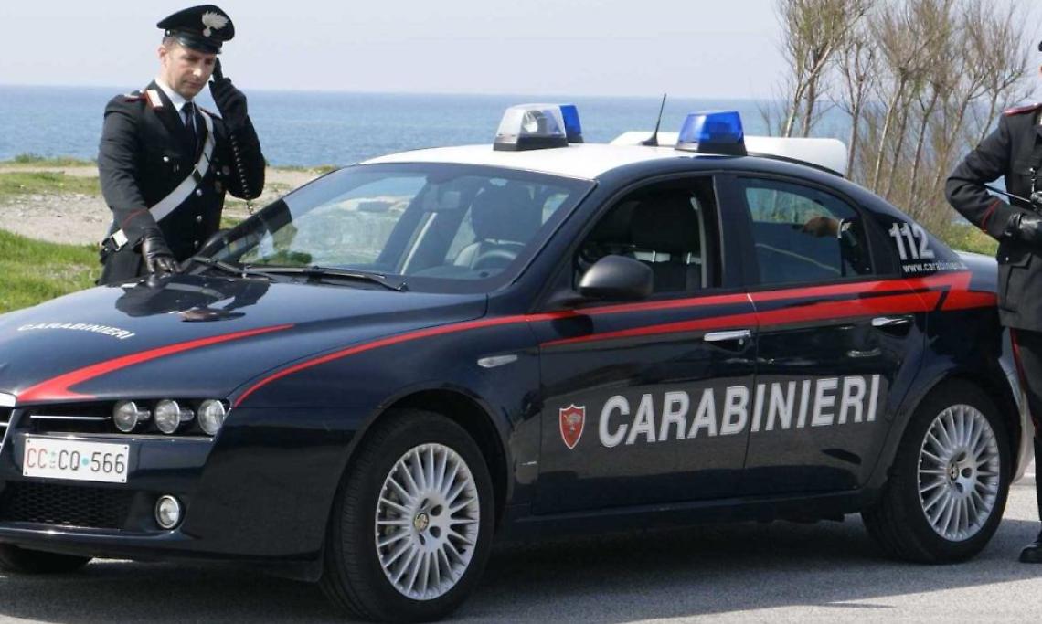 Evade dai domiciliari per minacciare il patrigno, arrestata 19enne