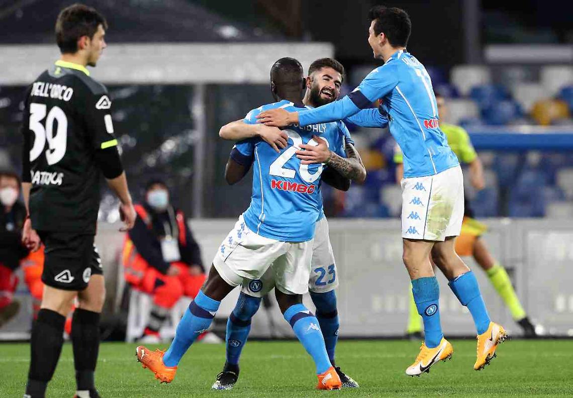 Coppa Italia, vittoria con brivido per il Napoli: gli azzurri battono lo Spezia e approdano in semifinale