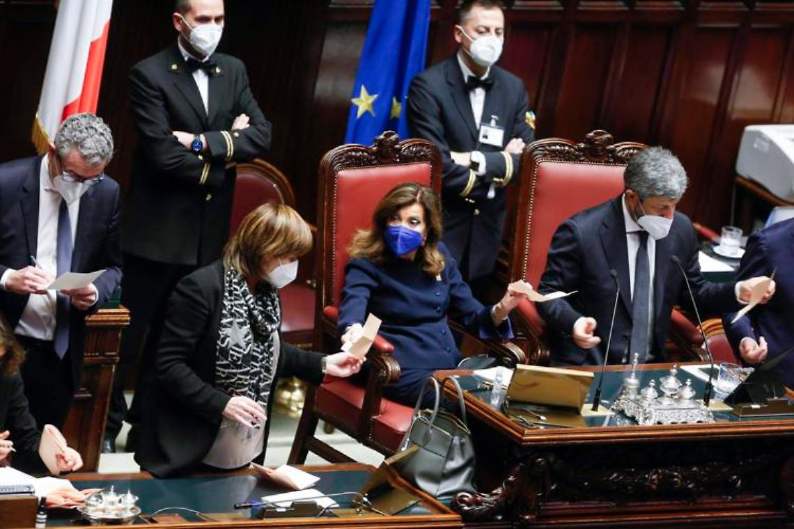 Quirinale 2022, sesta votazione: 336 voti per Mattarella