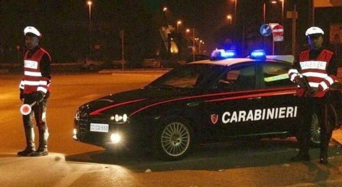 Cocaina in auto, tentano d'investire carabiniere: arrestati
