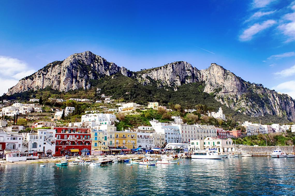 Regione: sì a corse notturne Napoli-Capri nei mesi estivi