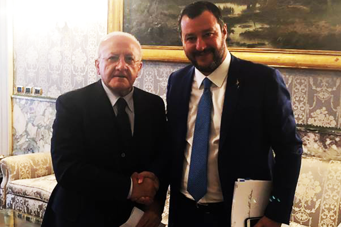 Salvini contro De Luca: «Gioca a fare lo sceriffo e penalizza le aziende»
