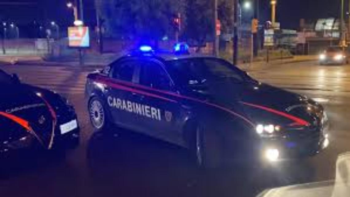 Ruba un’auto, inseguito dai rider investe centauro: 37enne in manette