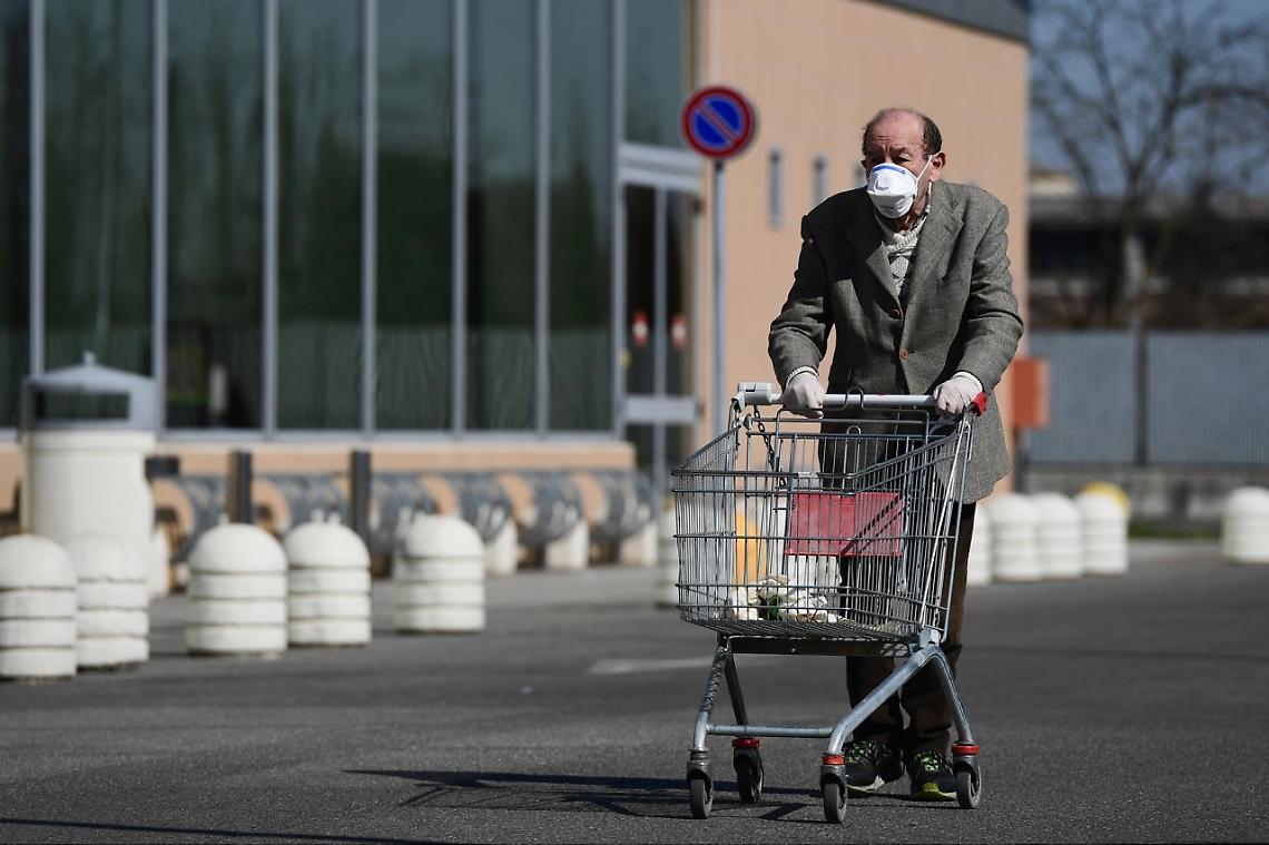 Calano i consumi, nel primo semestre -1.879 euro spesa a famiglia