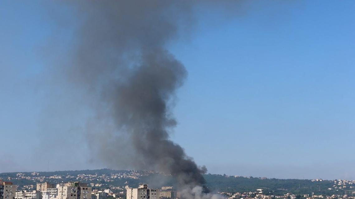Incendio al campo rom di Scampia, no superamento valori diossina