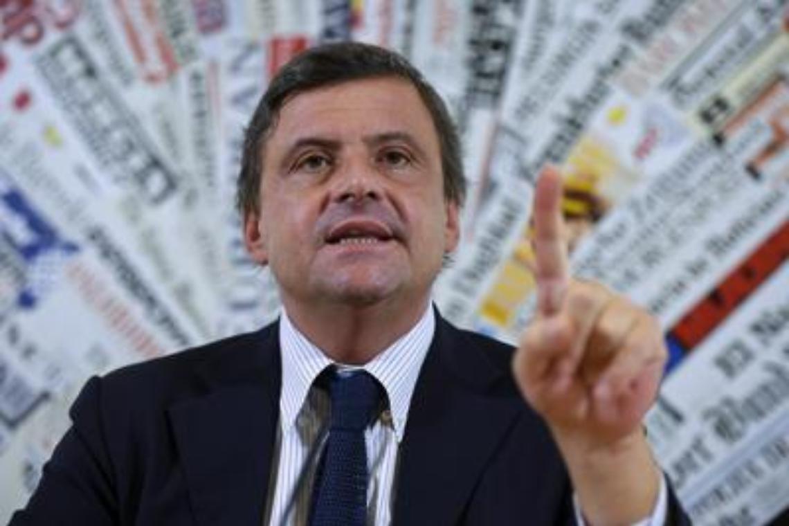 Calenda: «Le Regioni andrebbero abolite, sono centri di potere e clientela»