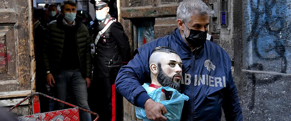 «I boss di camorra esaltati sul web, video da 58mila like»