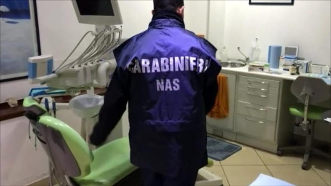 Faldi dentisti, 6 denunciati: sequestrati gli ambulatori