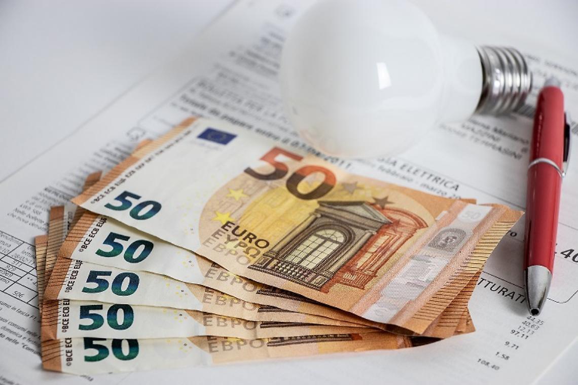 Bollette: in Campania si è speso il 7,1% in meno rispetto alla media nazionale
