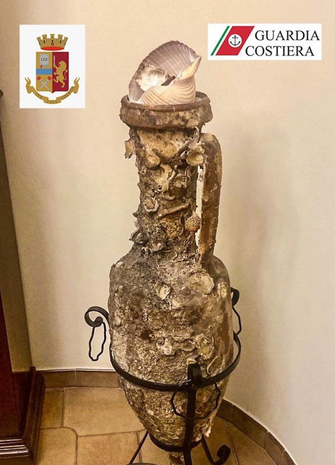 Reperti archeologici in casa, denunciati marito e moglie 