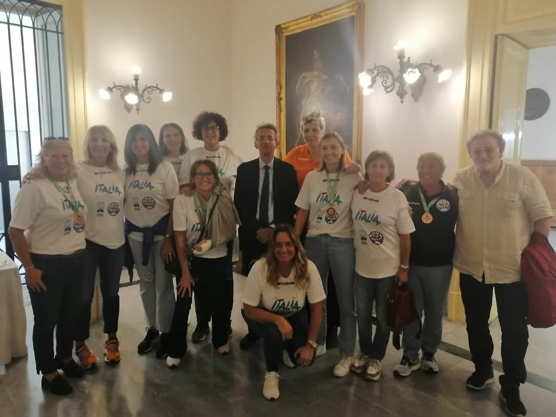 Basket, la nazionale Fimba over 55 premiata al Maschio Angioino