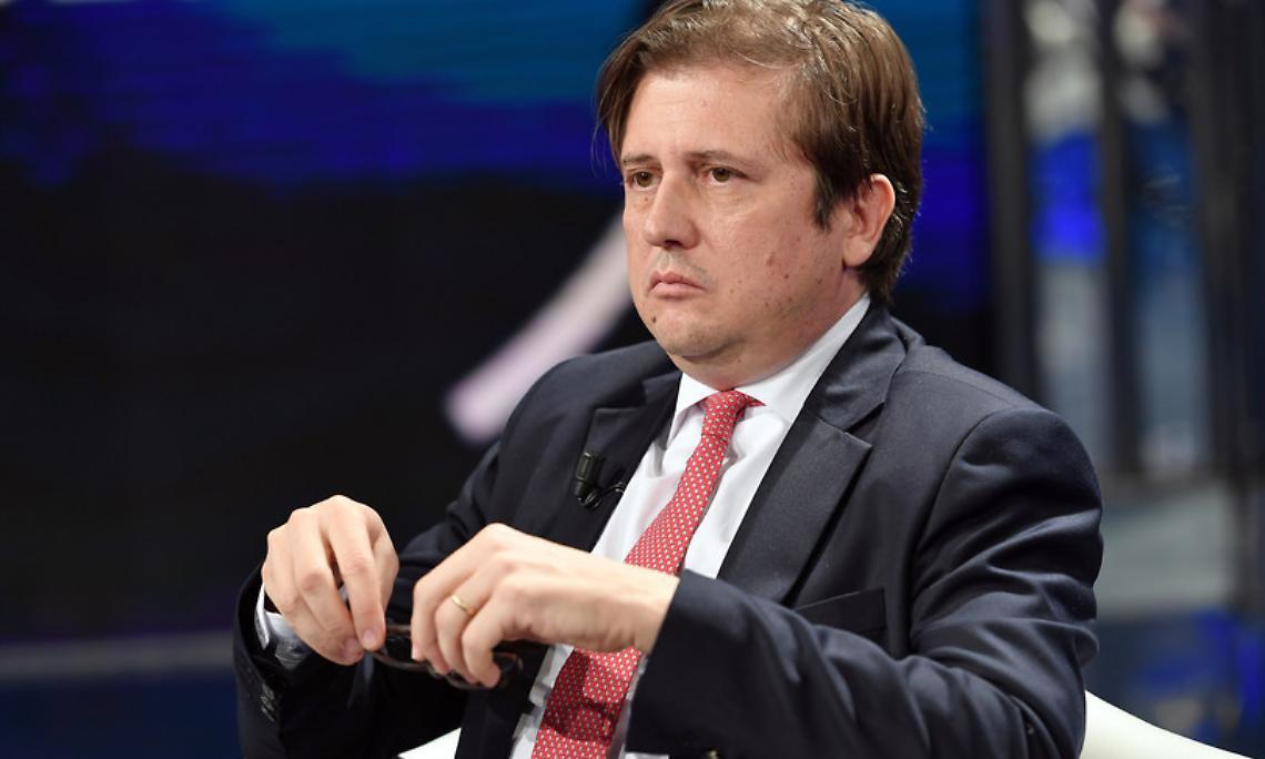 Sileri: possibili nuove restrizioni per la variante, ma il vaccino aiuta