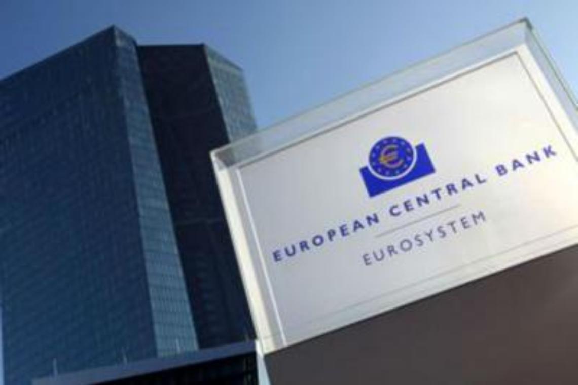 Bce: tassi invariati a lungo