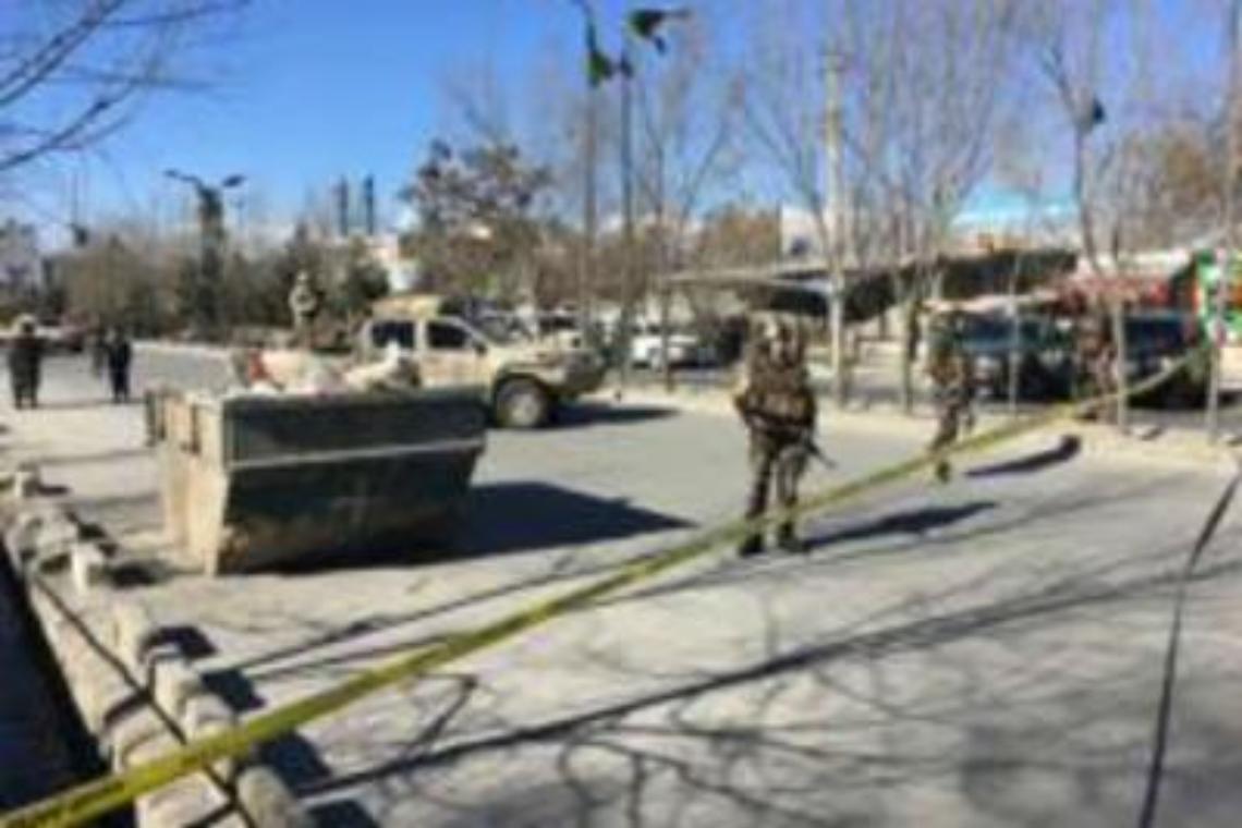 Kamikaze a Kabul: 40 morti