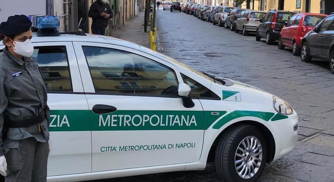 Controlli anti-Covid, chiuso bar in via Medina