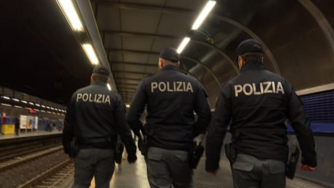 Metro di Chiaiano, arrestato borseggiatore