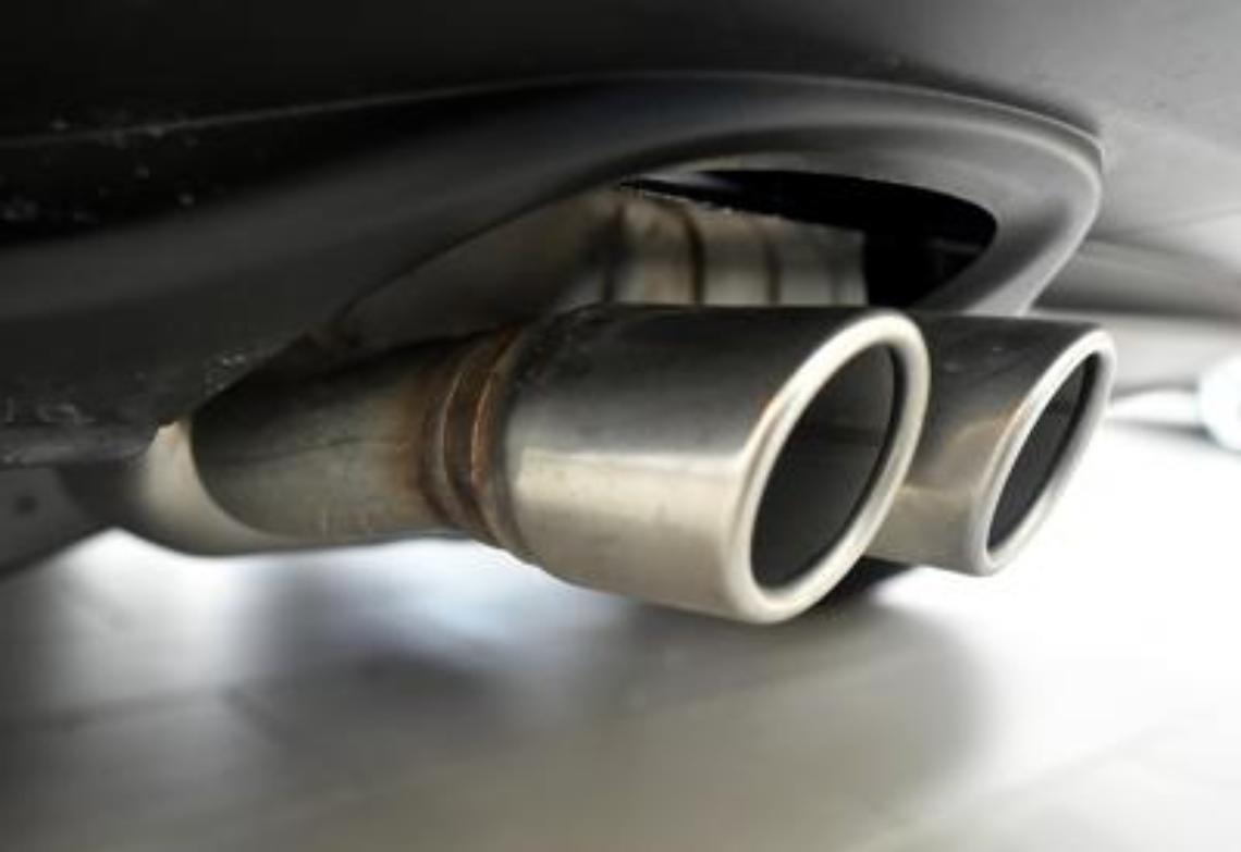 «Cavie umane per test su gas di scarico»