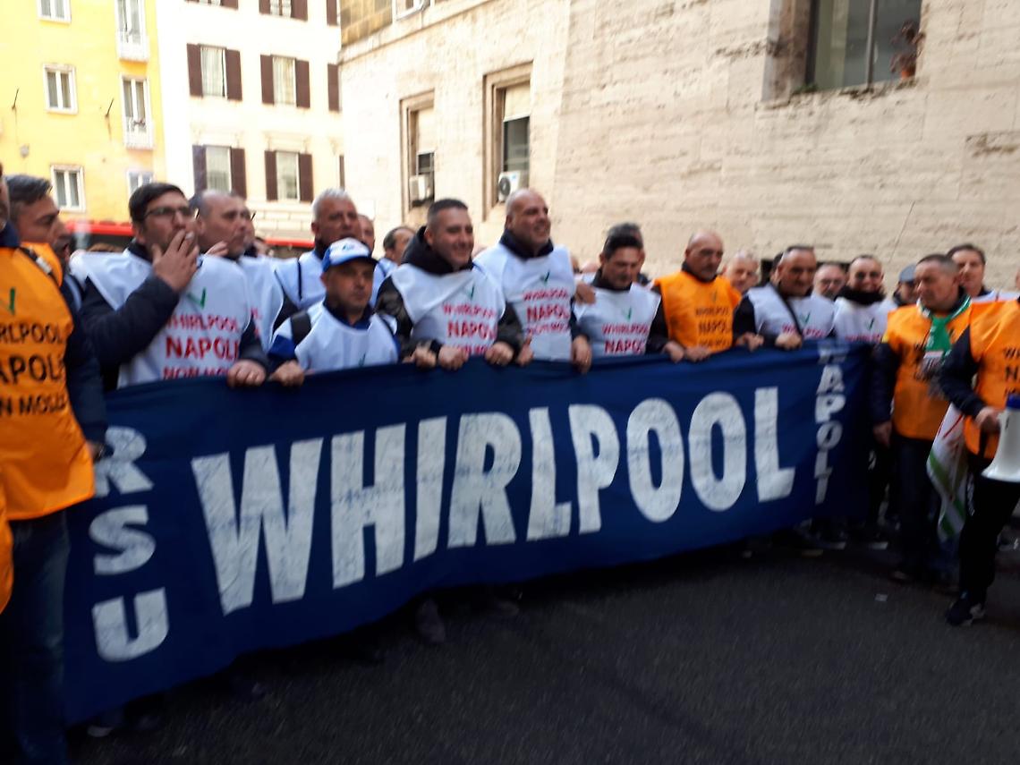 Whirlpool conferma l'addio a Napoli, si cerca investitore