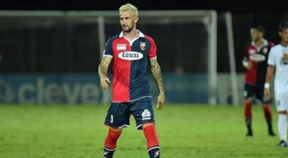 Floro Flores, addio al calcio: «Un passo non facile»