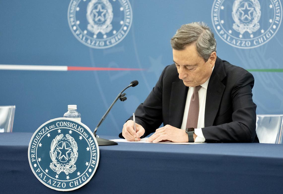 Nuovo Dpcm, da febbraio stop alle restrizioni: riaprono le discoteche. Mascherine all'aperto solo in queste regioni