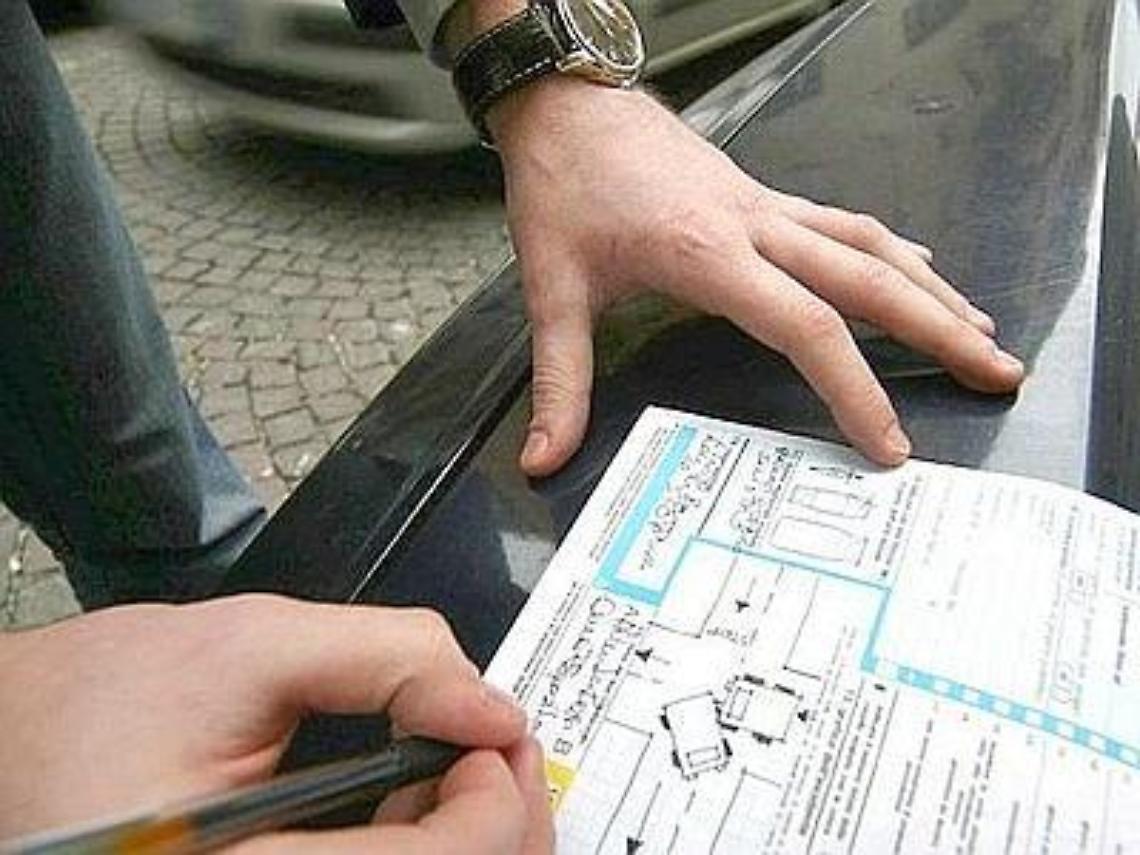 Contratti assicurativi falsi: sgominata organizzazione tra Napoli e Caserta
