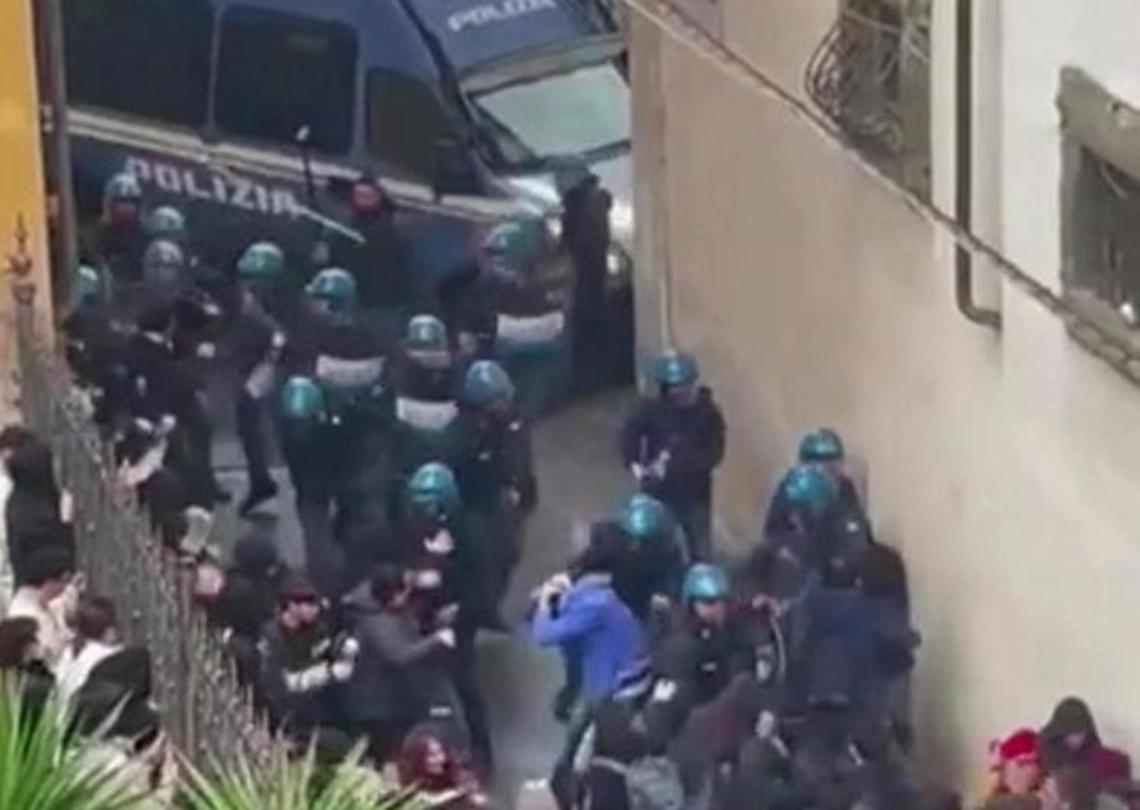 Scontri Pisa, oggi informativa Piantedosi. Meloni: «Sanzioni a chi sbaglia ma pericoloso togliere sostegno a polizia»