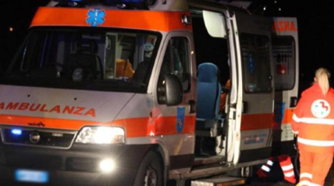 L'auto precipita in una scarpata, morti due fidanzati