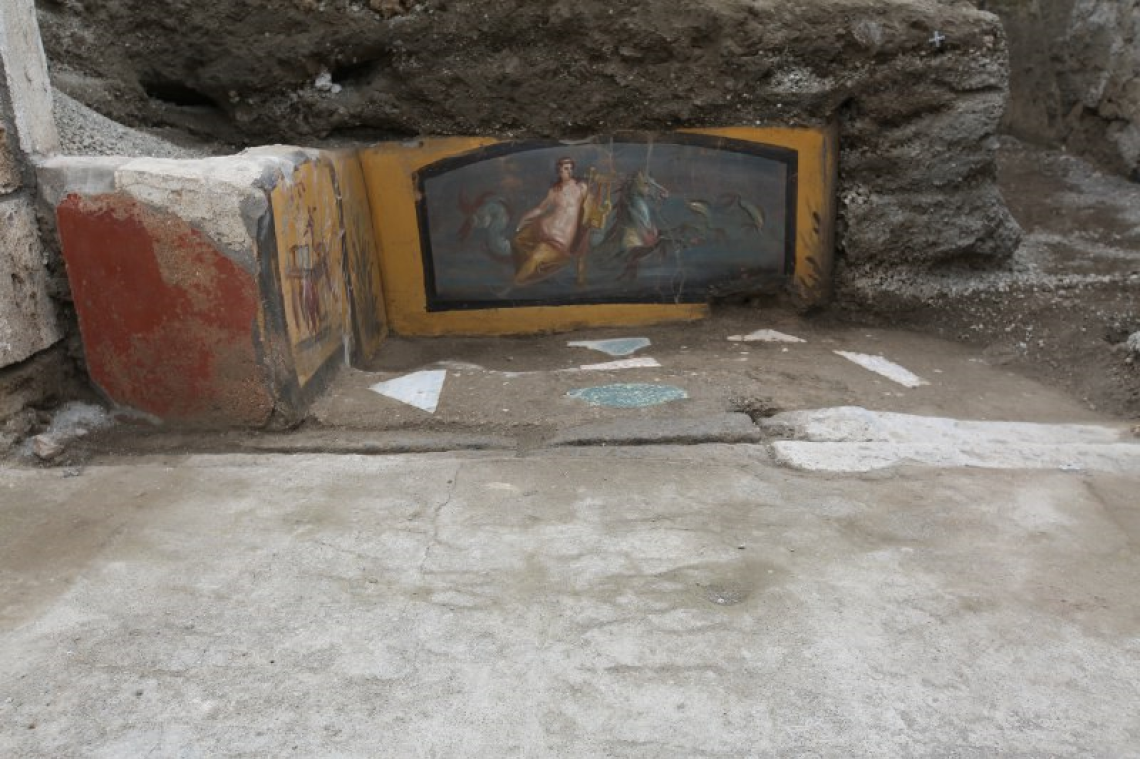 Nuova scoperta a Pompei, dal Regio V emerge un Termopolio