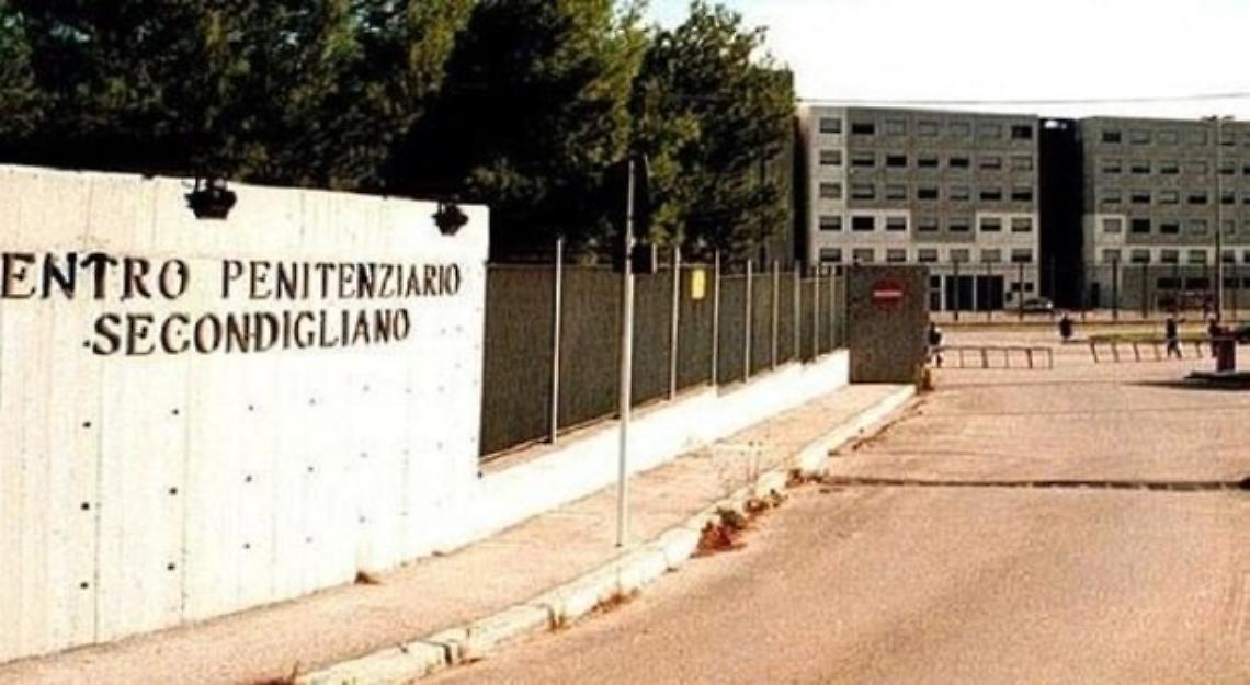 Droga sorvola il carcere, scatta il sequestro