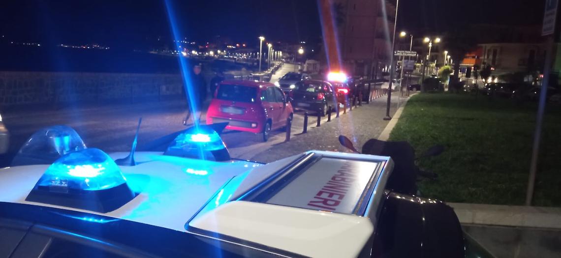 Pozzuoli, carabinieri sequestrano un circolo abusivo