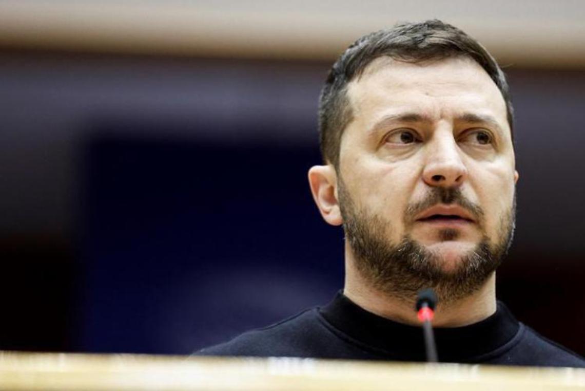 Ucraina, Zelensky: «Ungheria è membro Nato e sostiene Mosca?»
