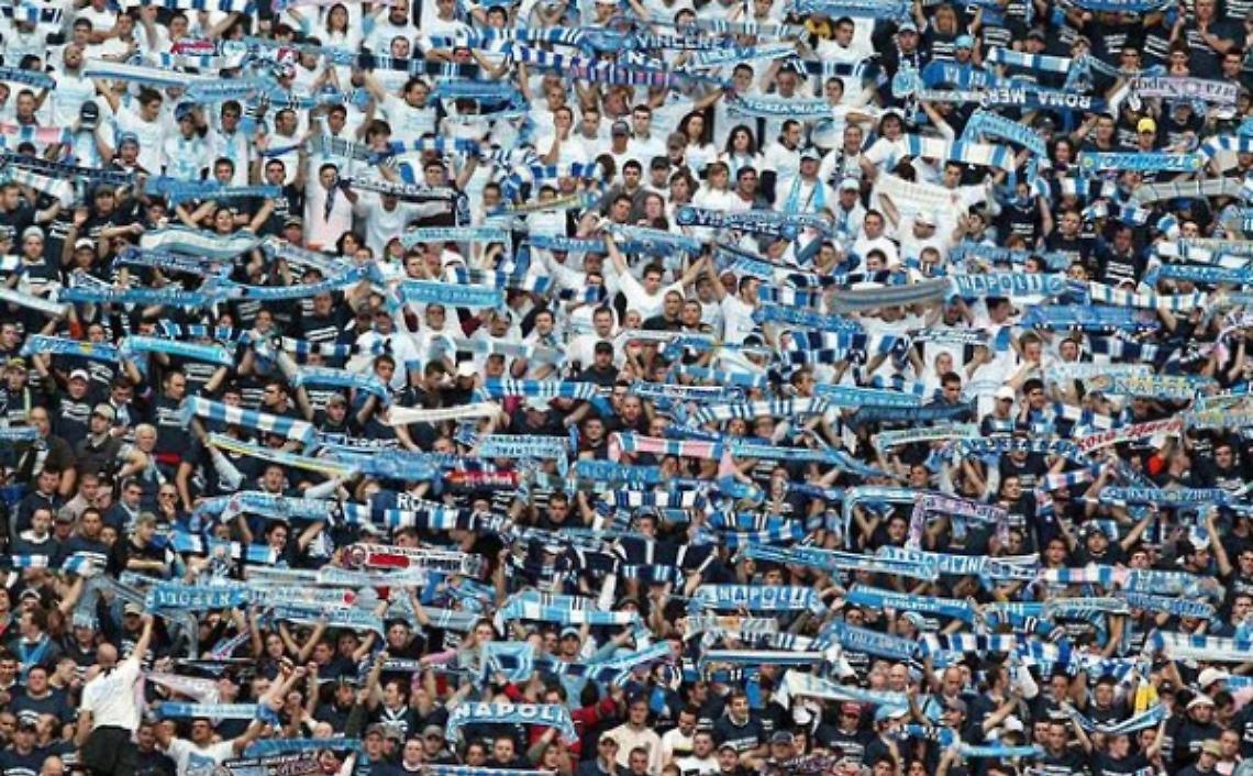 Il Parlamento si tinge di azzurro, arriva il “Napoli club"