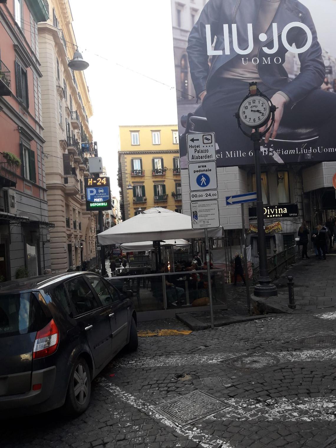 Fase 2 a Napoli, dal 6 giugno nuove aree pedonali by night