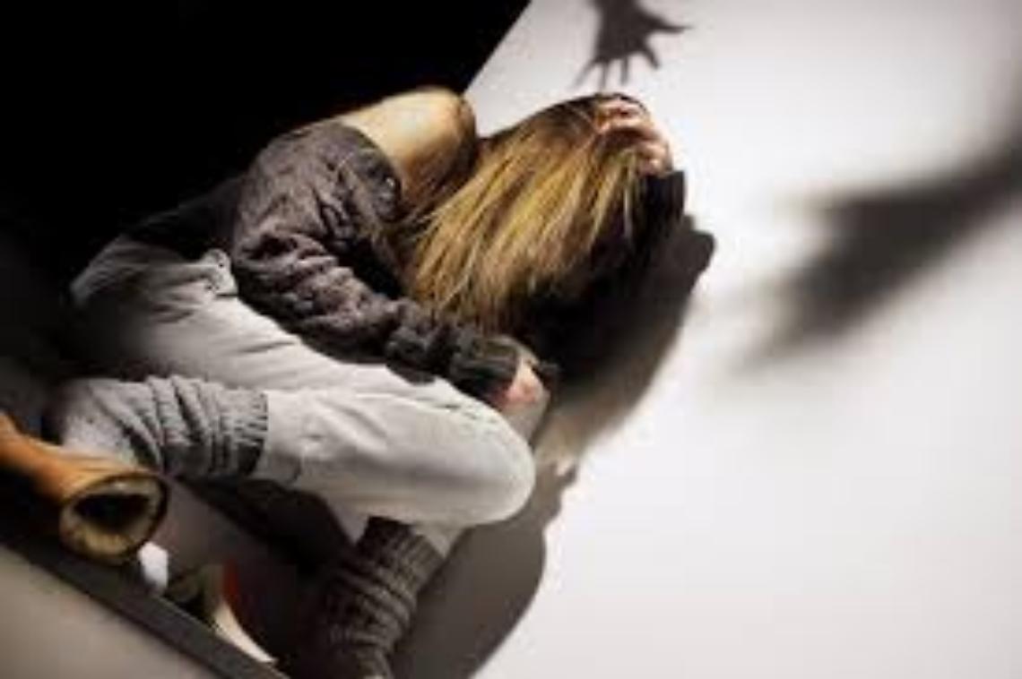 Quattordicenne violentata dal branco, due giovani arrestati a Sant'Antimo
