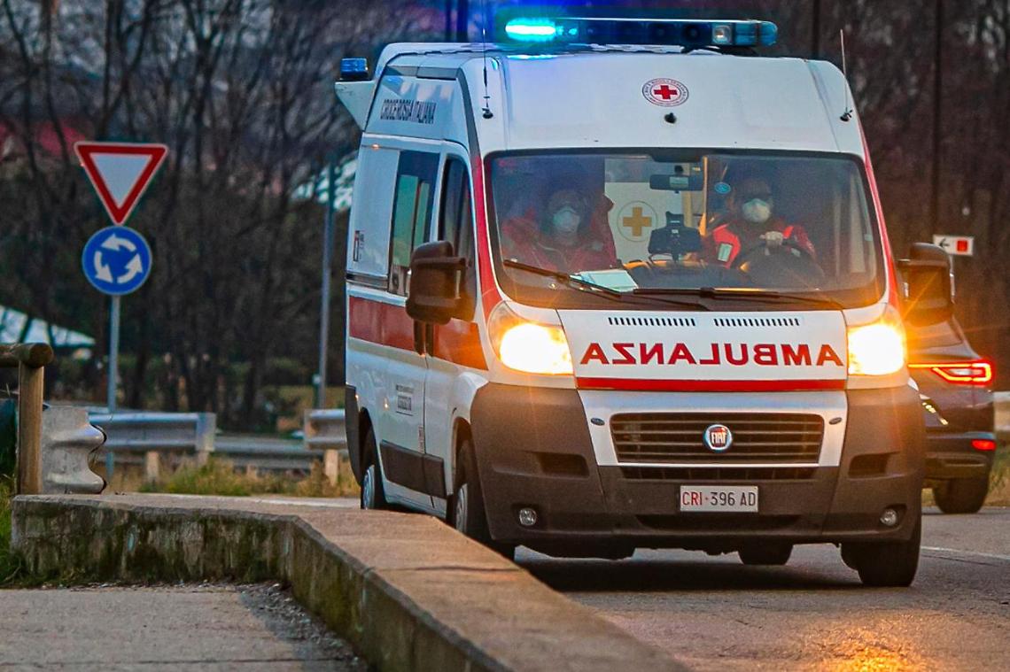 Carabiniere investito da rapinatori in fuga, è grave