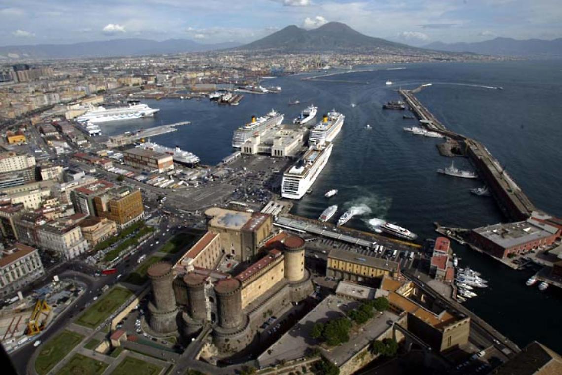 Il porto di Napoli torni a far parte della città