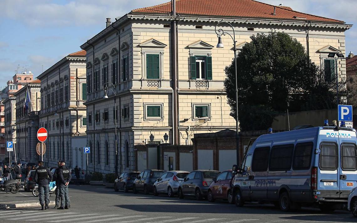 Caos al Celio, tre migranti positivi tentano fuga
