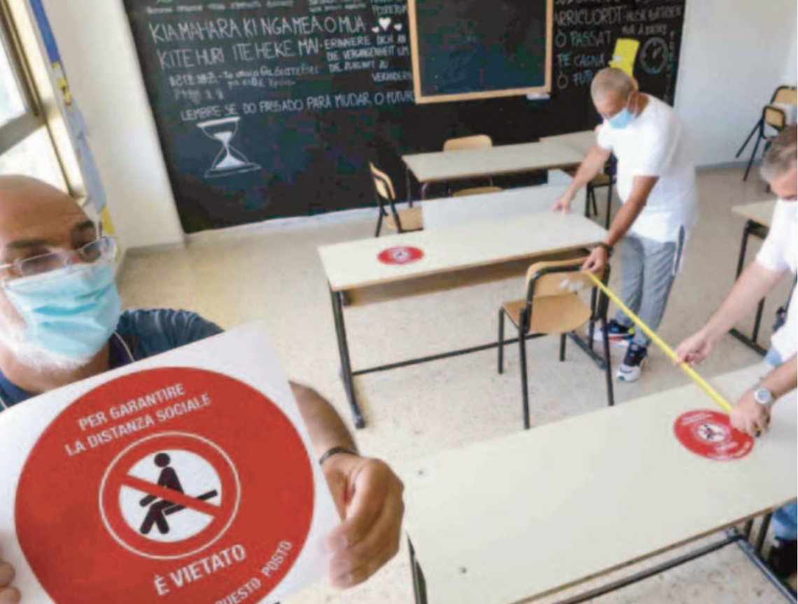 Scuola, a Napoli mancano 200 aule