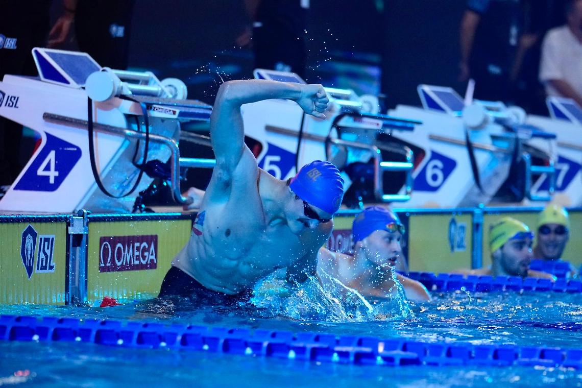 Coleman Stewart record del mondo nei 100 dorso a Napoli