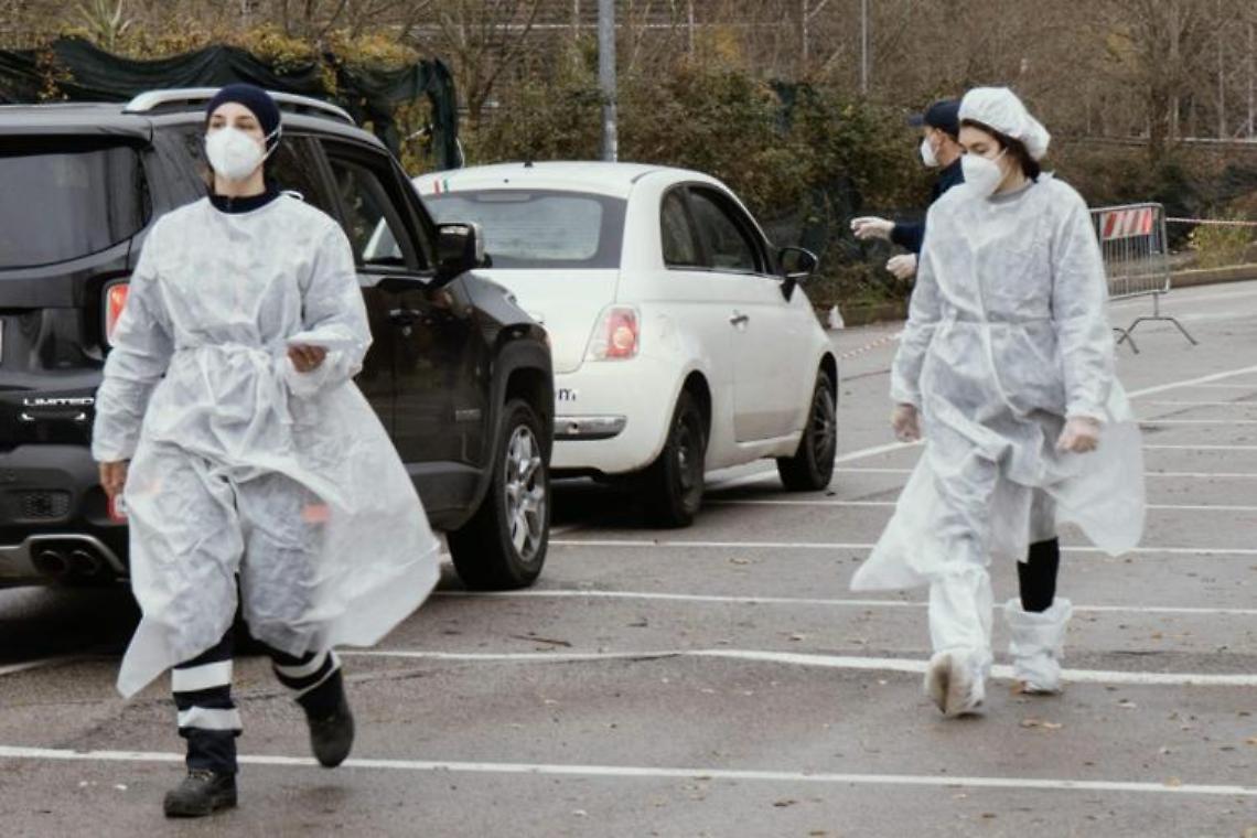 Covid Italia, 37.522 nuovi casi e 30 vittime