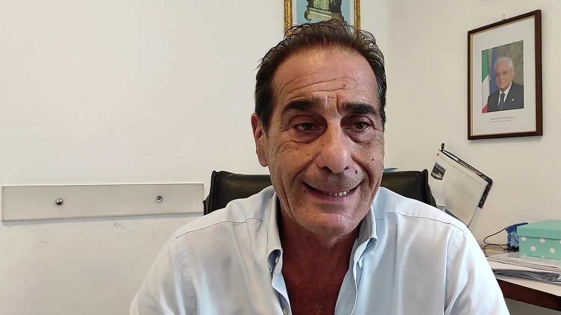 Lacco Ameno, il sindaco Pascale querela “il Fatto Quotidiano”: «Vignetta offensiva»