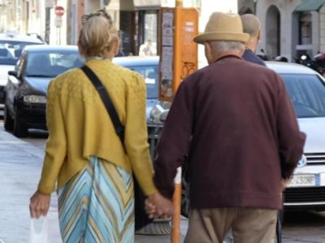 L'Italia invecchia, in calo nascite e speranza di vita